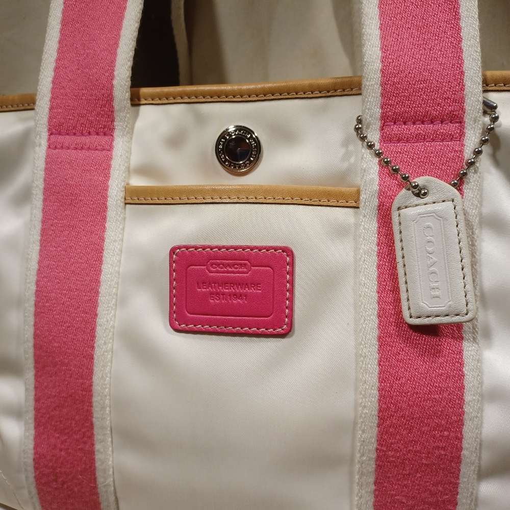 Coach Hamptons Small Tote - Picture 5 of 9